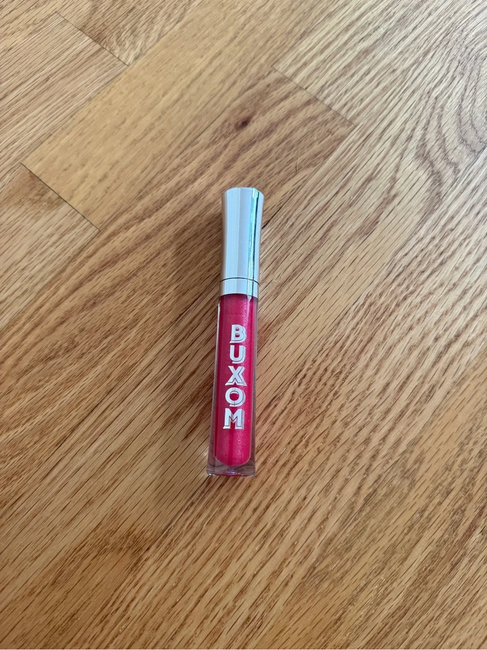 Buxom plumping lip polish Nicole lip gloss